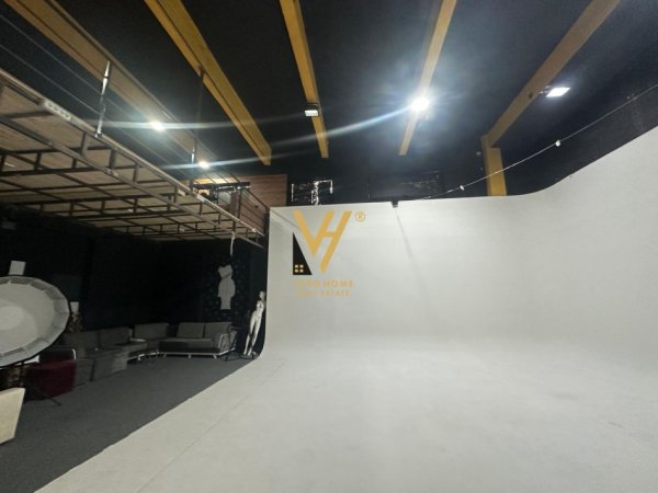 Tirane, jepet me qera ambjent biznesi Kati 0, 300 m² 3.000 € (5 MAJI)