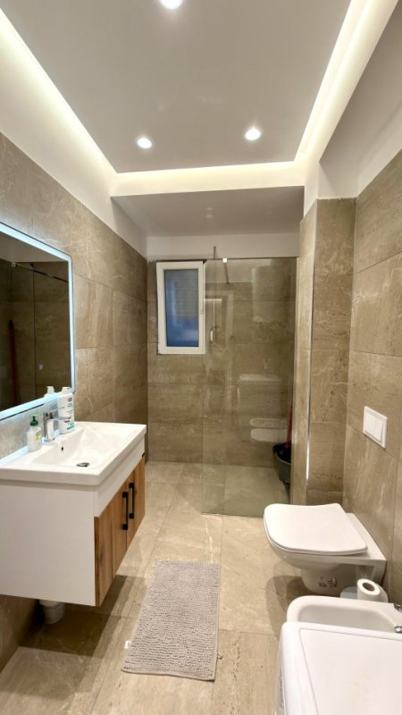 Tirane, shitet apartament 1+1 Kati 2, 63 m² 135.000 € 