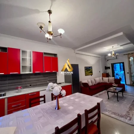 Tirane, jepet me qera Vile 2+1 Kati 2, 110 m² 540 € (Selite)