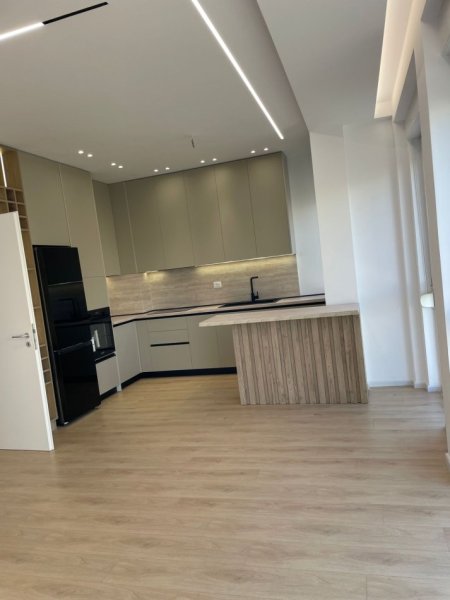 Tirane, jepet me qera Vile 4+1+Aneks+Ballkon Kati 1, 197 m² 1.200 € (Rruga Turdive)