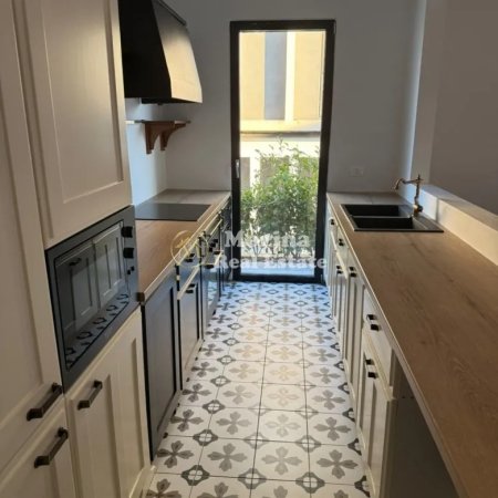 Tirane, shitet apartament 2+1 Kati 0, 180 m² 295.000 € (Liqeni i Farkes)