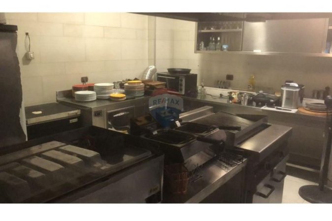 Tirane, shitet dyqan Kati 0, 167 m² 30.000 € (Pallati me Shigjeta)