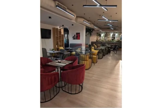 Tirane, shitet dyqan Kati 0, 167 m² 30.000 € (Pallati me Shigjeta)