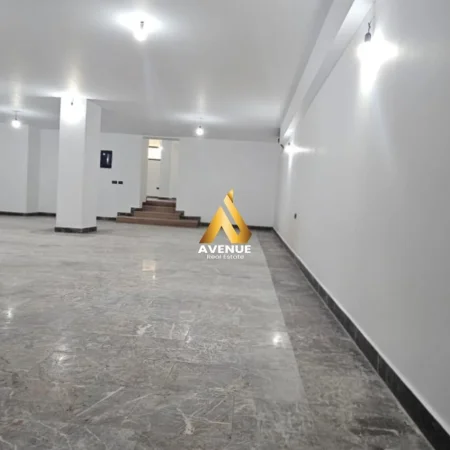 Tirane, jepet me qera ambjent biznesi Kati 0, 200 m² 
