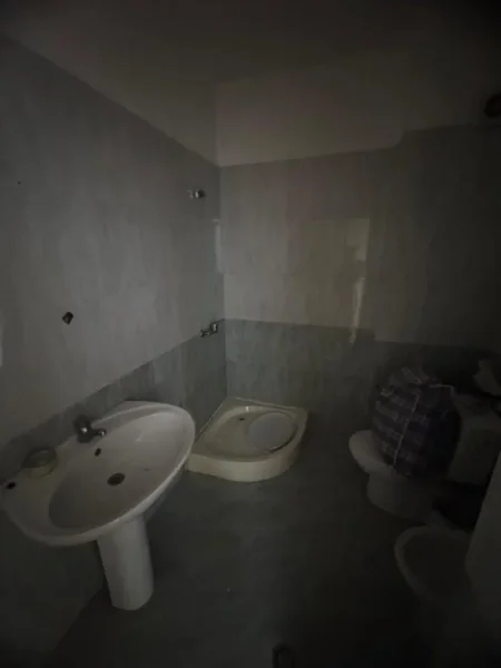 Tirane, jepet me qera apartament 2+1+Ballkon Kati 2, 125 m² 500 € (Astir)