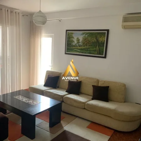 Jepet me qera apartament 1+1+Ballkon Kati 5, 90 m² 520 € (Don Bosko, pranë Zgarës Korçare)