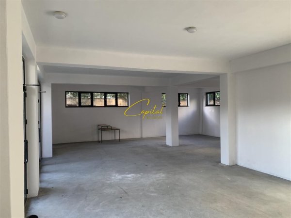 Tirane, jepet me qera ambjent biznesi Kati -1, 280 m² 2.000 € (DON BOSKO)