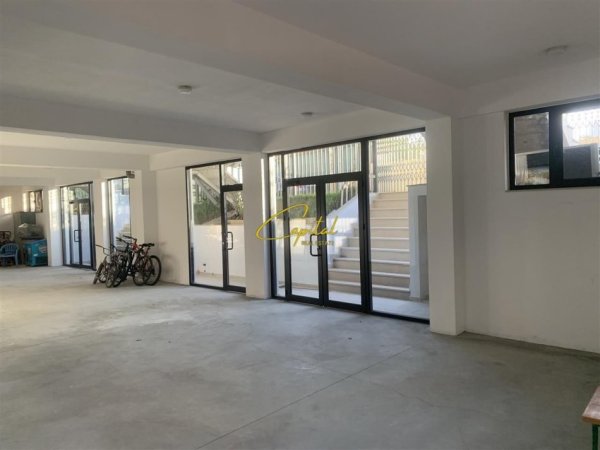 Tirane, jepet me qera ambjent biznesi Kati -1, 280 m² 2.000 € (DON BOSKO)