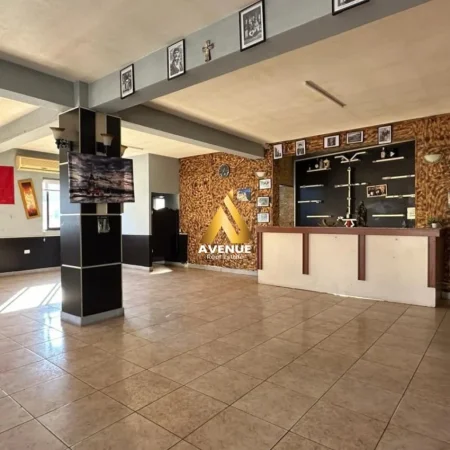 Tirane, jepet me qera ambjent biznesi Kati 1, 240 m² 700 € 