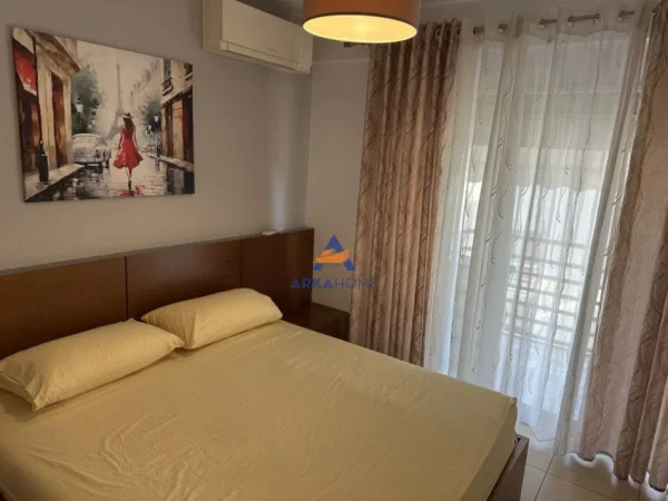 Tirane, jepet me qera apartament 1+1+Ballkon Kati 4, 70 m² 750 € 