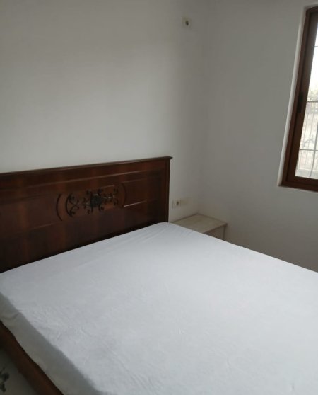 Tirane, jepet me qera apartament 1+1 Kati 2, 50 m² 400 € (siri kodra)