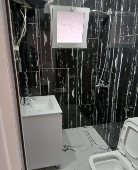 Tirane, jepet me qera apartament 1+1 Kati 2, 50 m² 400 € (siri kodra)