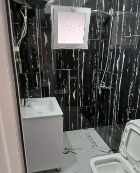 Tirane, jepet me qera apartament 1+1 Kati 2, 50 m² 400 € (siri kodra)