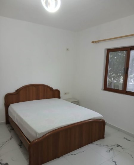 Tirane, jepet me qera apartament 1+1 Kati 2, 50 m² 400 € (siri kodra)