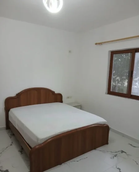 Tirane, jepet me qera apartament 1+1 Kati 2, 50 m² 400 € (siri kodra)