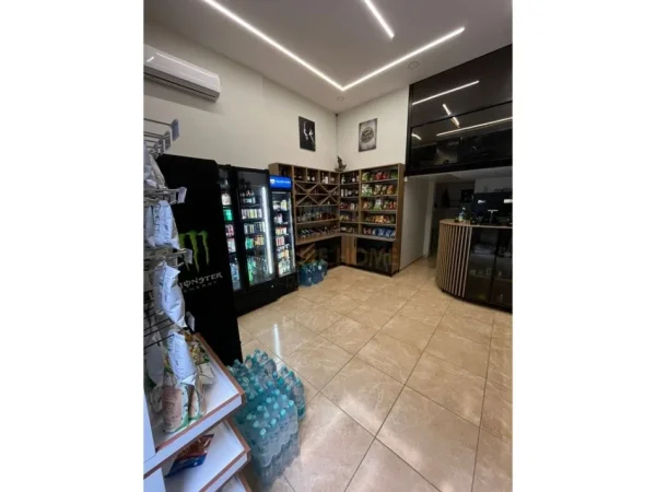 Tirane, shitet ambjent biznesi Kati 0, 29 m² 65.000 € (Unaza e Re)