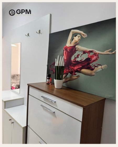 Tirane, jepet me qera apartament 1+1 , 550 € tek 21 Dhjetori