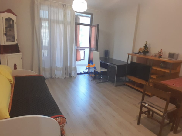 Tirane, shitet apartament 1+1+Ballkon Kati 2, 63 m² 98.000 € 