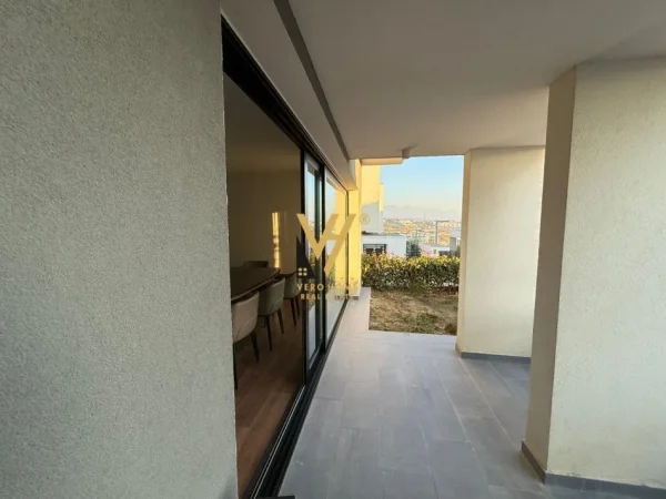 Tirane, jepet me qera apartament 2+1+Ballkon Kati 1, 100 m² 1.300 € (FARKE)