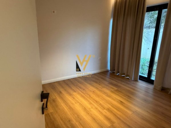 Tirane, jepet me qera apartament 2+1+Ballkon Kati 1, 100 m² 1.300 € (FARKE)