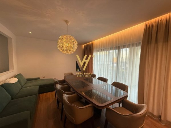 Tirane, jepet me qera apartament 2+1+Ballkon Kati 1, 100 m² 1.300 € (FARKE)