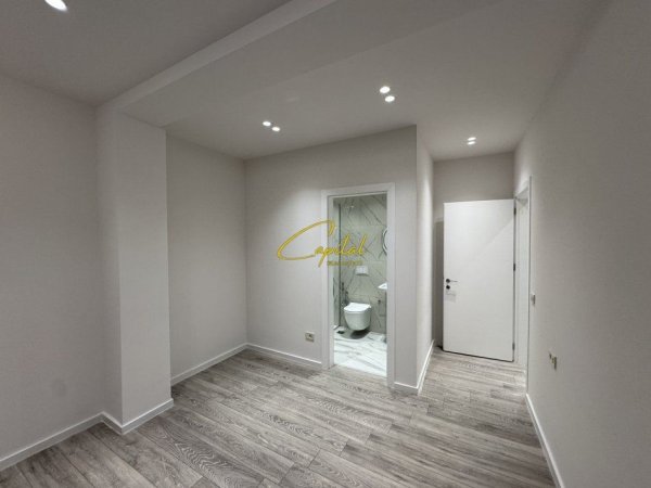 Tirane, jepet me qera zyre Kati 12, 104 m² 1.100 € (REZIDENCA MINE PEZA)