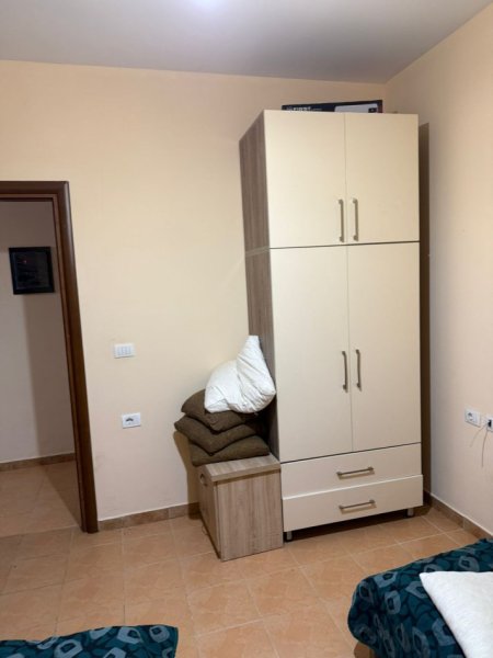 Tirane, jepet me qera apartament 2+1+Ballkon Kati 1, 80 m² 500 € (Kodra e Diellit)