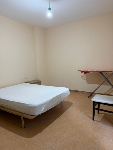 Tirane, jepet me qera apartament 2+1+Ballkon Kati 1, 80 m² 500 € (Kodra e Diellit)