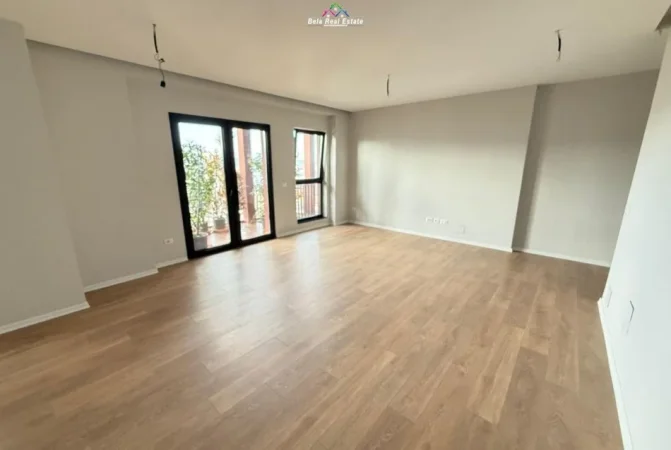 Tirane, jepet me qera zyre Kati 18, 160 m² 2.000 € (Rruga e Kavajes)