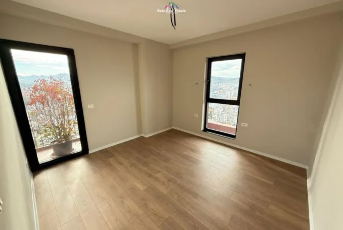 Tirane, jepet me qera zyre Kati 18, 160 m² 2.000 € (Rruga e Kavajes)
