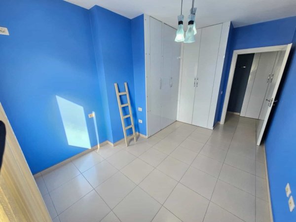 Tirane, shes apartament 2+1 Kati 8, 89 m² 135.000 € (Rruga Erzen Lita)
