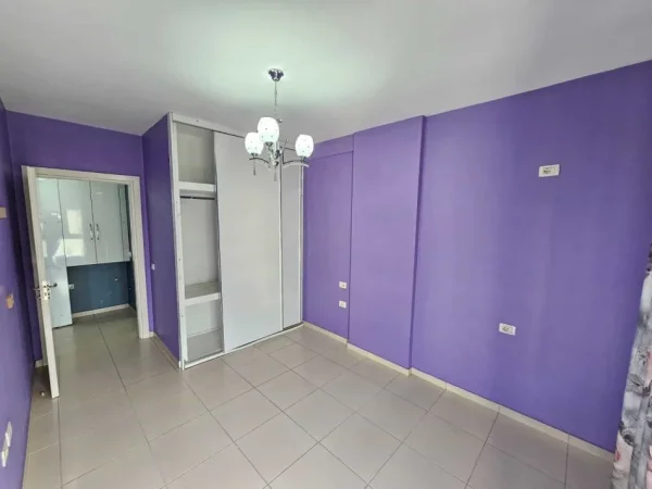 Tirane, shes apartament 2+1 Kati 8, 89 m² 135.000 € (Rruga Erzen Lita)