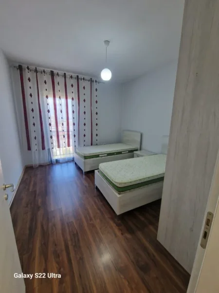 Tirane, jepet me qera apartament 2+1 Kati 6, 108 m² 650 € (astir)