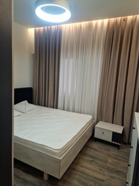 Tirane, jepet me qera apartament 2+1 Kati 0, 84 m² 700 € (Stacioni i Trenit)