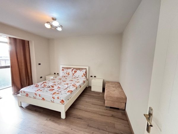 Tirane, jepet me qera apartament 1+1 Kati 5, 65 m² 600 € (Rruga Muhamet Gjollesha)