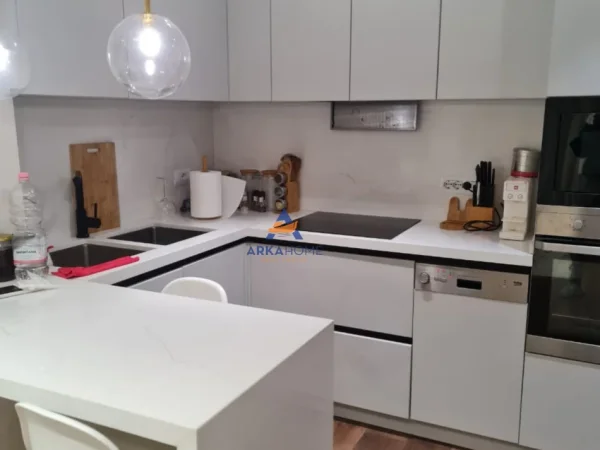 Tirane, jepet me qera apartament 1+1 Kati 4, 65 m² 520 € 