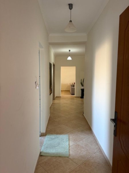 Sarande, jepet me qera apartament 2+1+Ballkon Kati 5, 80 m² 400 € (Sarande)