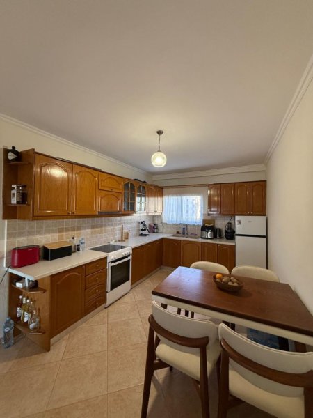 Sarande, jepet me qera apartament 2+1+Ballkon Kati 5, 80 m² 400 € (Sarande)