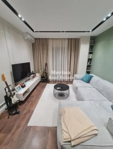 Tirane, jepet me qera apartament 1+1 Kati 3, 70 m² 500 € (Yzberisht)