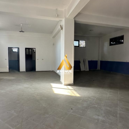 Tirane, jepet me qera ambjent biznesi Kati 0, 220 m² 700 € (allaman dervishi)