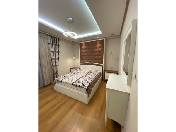 Tirane, jepet me qera apartament 3+1 Kati 3, 125 m² 900 € (Kinostudios, Rruga Agim Prodani)