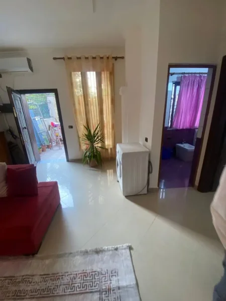 Tirane, jepet me qera shtepi 2+1 Kati 1, 100 m² 50.000 € 