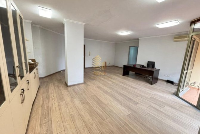 Tirane, shitet apartament 2+1+Ballkon Kati 3, 103 m² 258.000 € (21 Dhjetori, Rruga Muhamed Gjollesha)