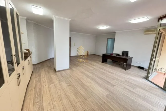 Tirane, shitet apartament 2+1+Ballkon Kati 3, 103 m² 258.000 € (21 Dhjetori, Rruga Muhamed Gjollesha)