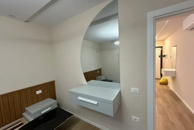 Tirane, jepet me qera apartament 1+1 Kati 3, 65 m² 500 € (Rruga Hamdi Pepa)