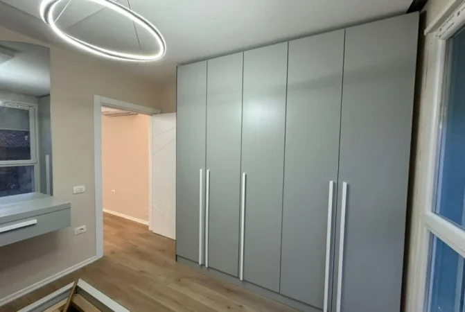 Tirane, jepet me qera apartament 1+1 Kati 3, 65 m² 500 € (Rruga Hamdi Pepa)