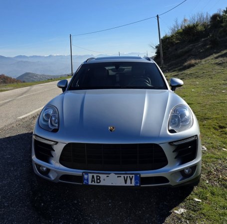 Tirane, shes Porsche Macan Benzin, e argjendtë automatik Klima 198 km 17.500 €