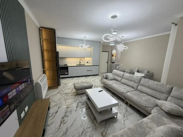 Tirane, jepet me qera apartament 2+1 Kati 2, 800 € 