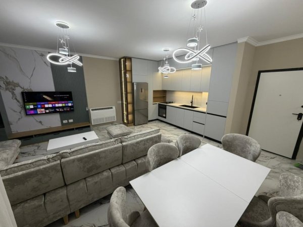 Tirane, jepet me qera apartament 2+1 Kati 2, 800 € 