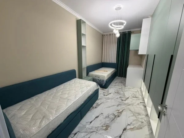 Tirane, jepet me qera apartament 2+1 Kati 2, 800 € 